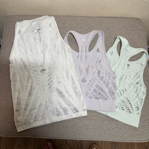 Bundle Alo Yoga Vixen Fitted Tops - Picture 2 of 4